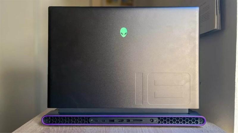  Alienware m18 R1. Đó là bAlienware m18 R1 sở hữu hệ thống bàn phím Full size với đèn RGB và các phím cơ CherryMX.àn phím Full size với đèn RGB và các phím cơ CherryMX.