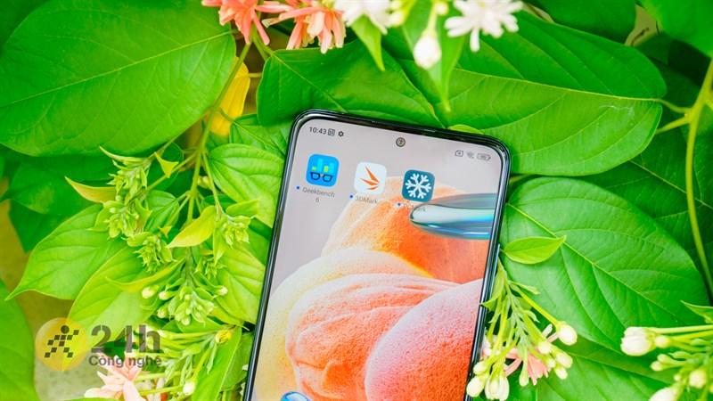 Điểm Geekbench 6 đơn/đa nhân (trái), GPU Compute (giữa) và PCMark (phải) của Redmi Note 12 Pro