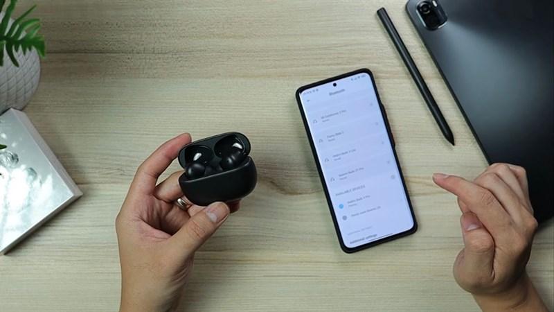 Redmi Buds 4 Pro có hệ thống trình điều khiển động kép hoàn toàn mới, bao gồm màng loa hợp kim nhôm 10 mm và màng loa titan 6 mm cho tần số âm bổng.