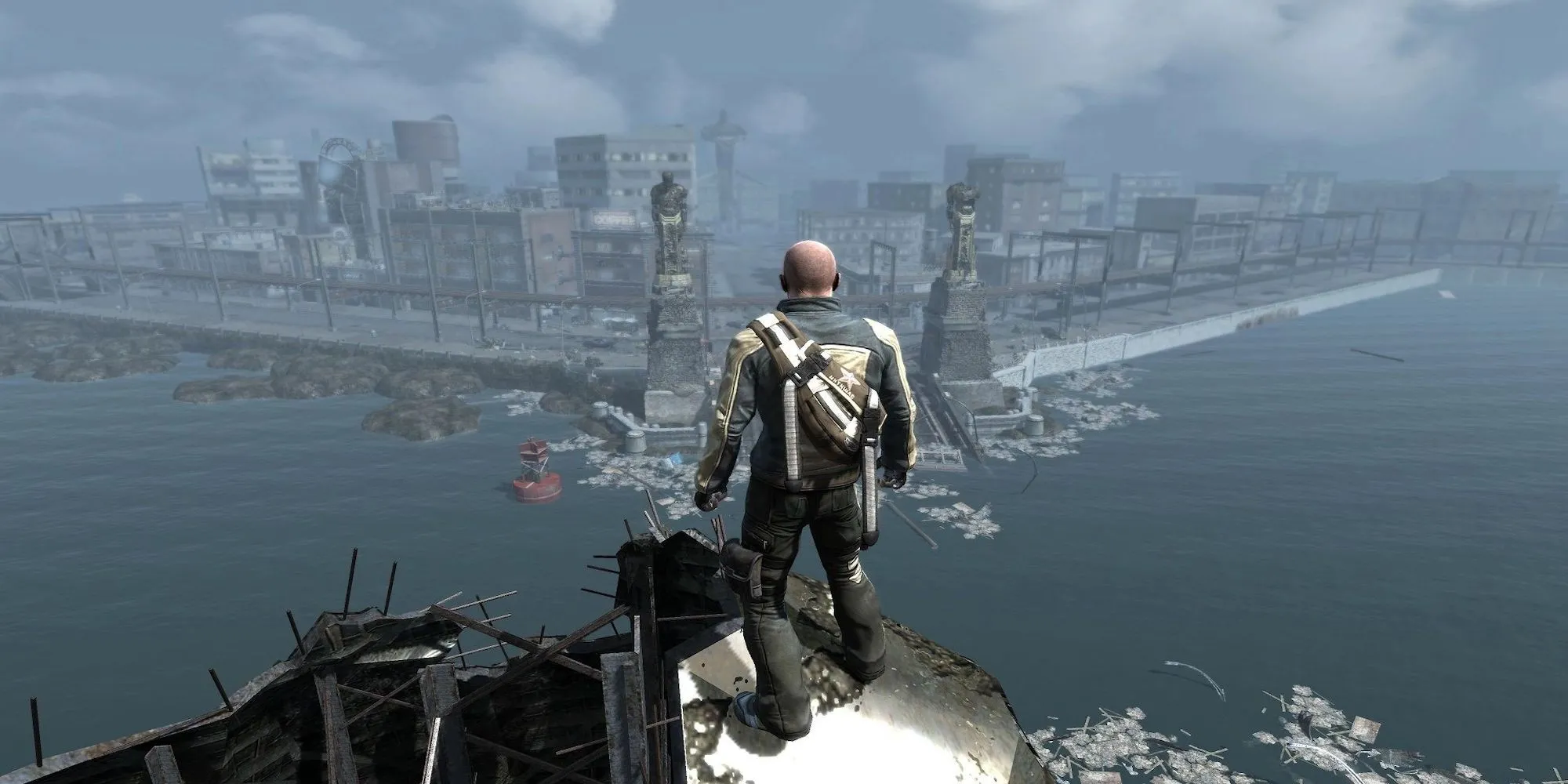 Cole MacGrath quan sát thành phố Empire City từ trên cao trong Infamous - tựa game siêu anh hùng thế giới mở ấn tượng