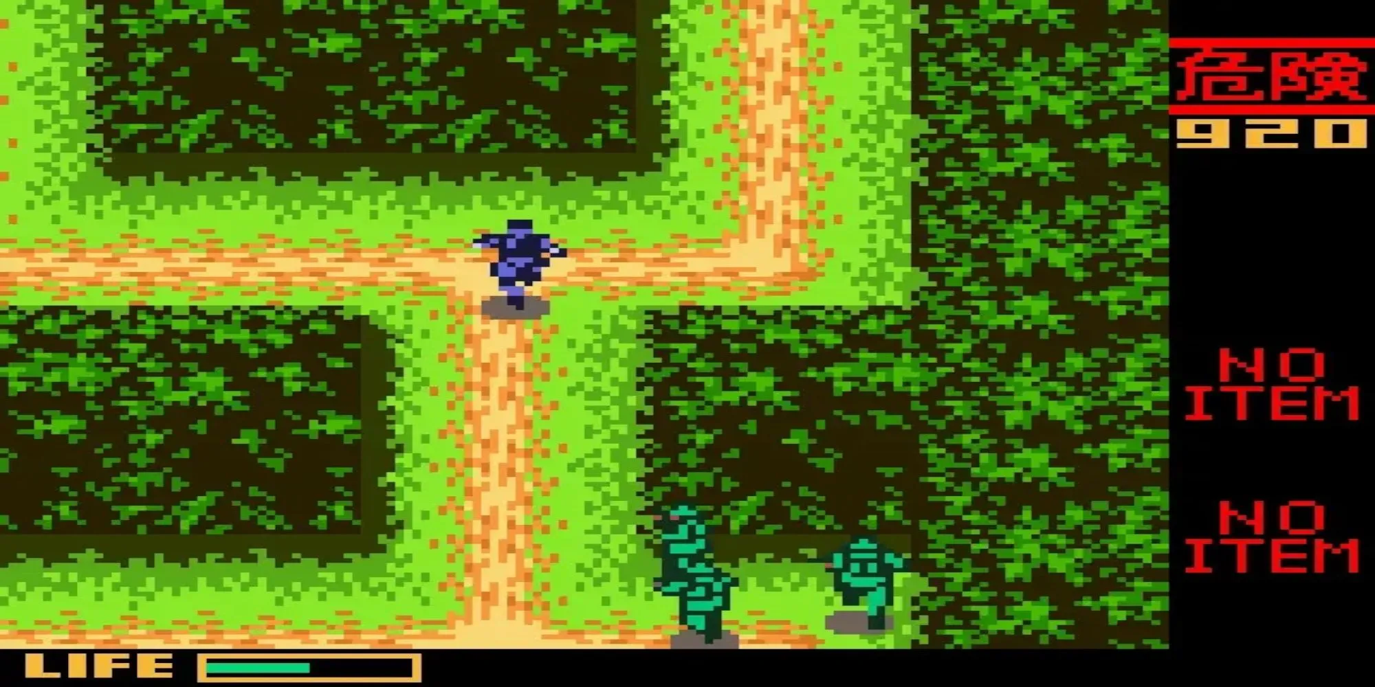 MGS Gameboy Color screenshot - Snake lẻn qua hành lang có lính canh