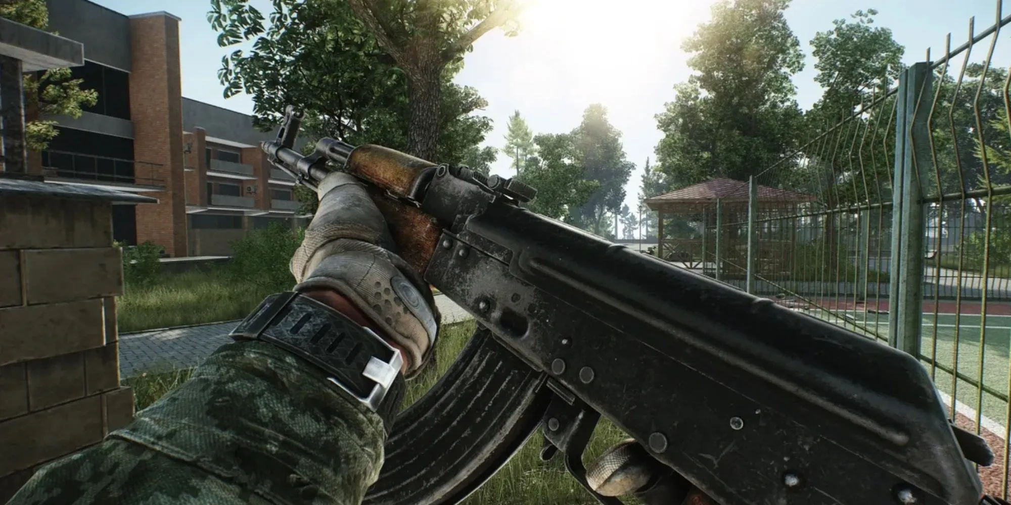 Một cảnh chiến đấu căng thẳng trong Escape from Tarkov