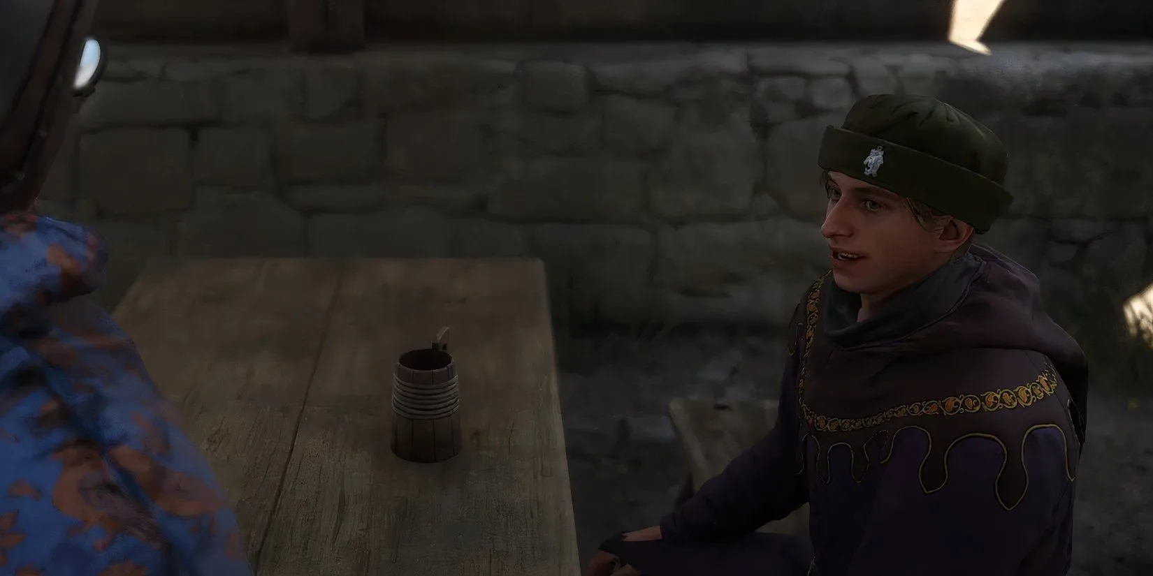 William, kẻ hát rong bị tình nghi, đối mặt với Henry tại quán Black Horse trong Kingdom Come Deliverance 2