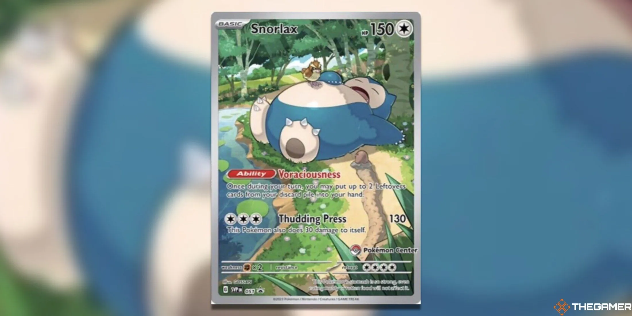 Thẻ promo Snorlax độc quyền Pokemon Center từ set 151 của Scarlet &amp; Violet, gợi nhớ về Pokémon gốc và mang giá trị sưu tầm cao.