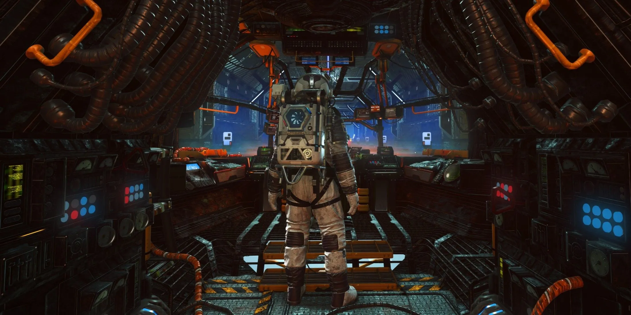 Nhân vật người chơi điều khiển bảng điều khiển phi thuyền trong No Man's Sky