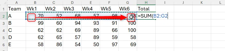 Chọn các ô bằng chuột để tạo tham chiếu trong công thức Excel.