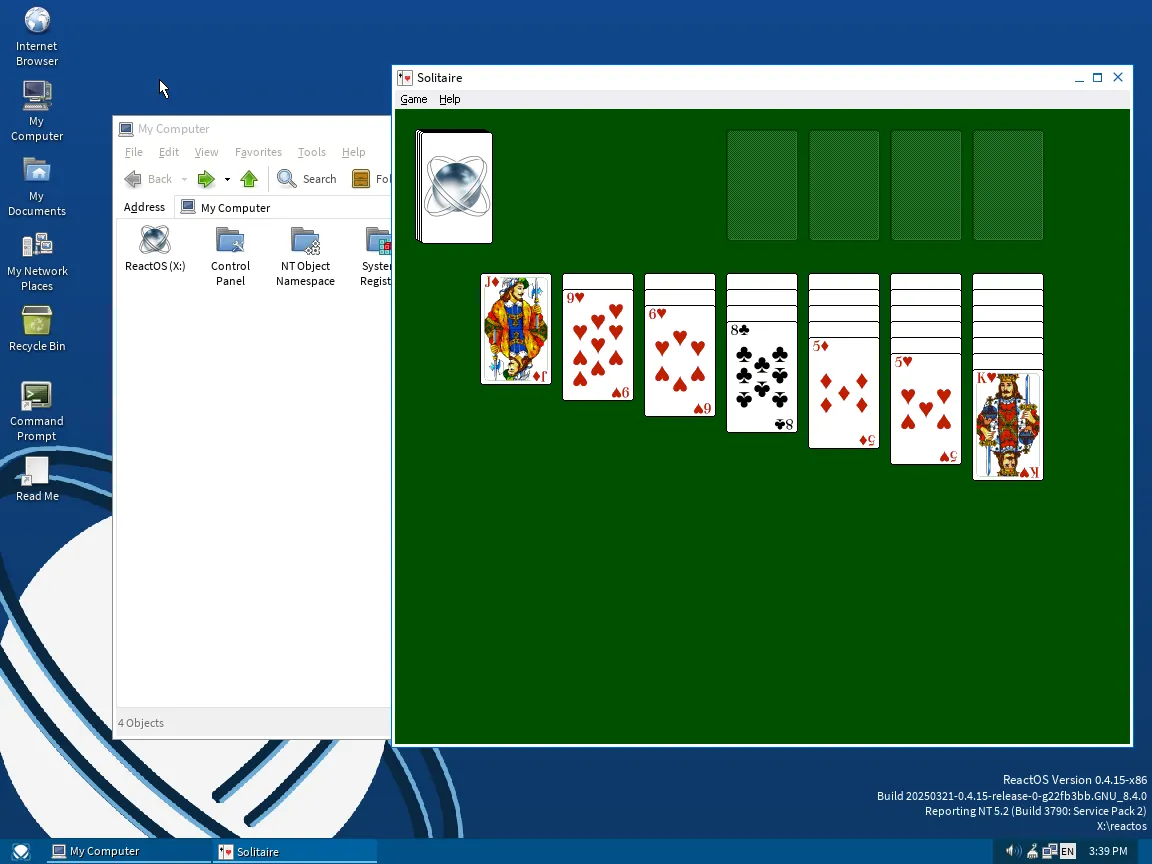 Giao diện ReactOS với File Explorer và trò Solitaire — nỗ lực mã nguồn mở giúp duy trì khả năng chạy ứng dụng Windows XP.