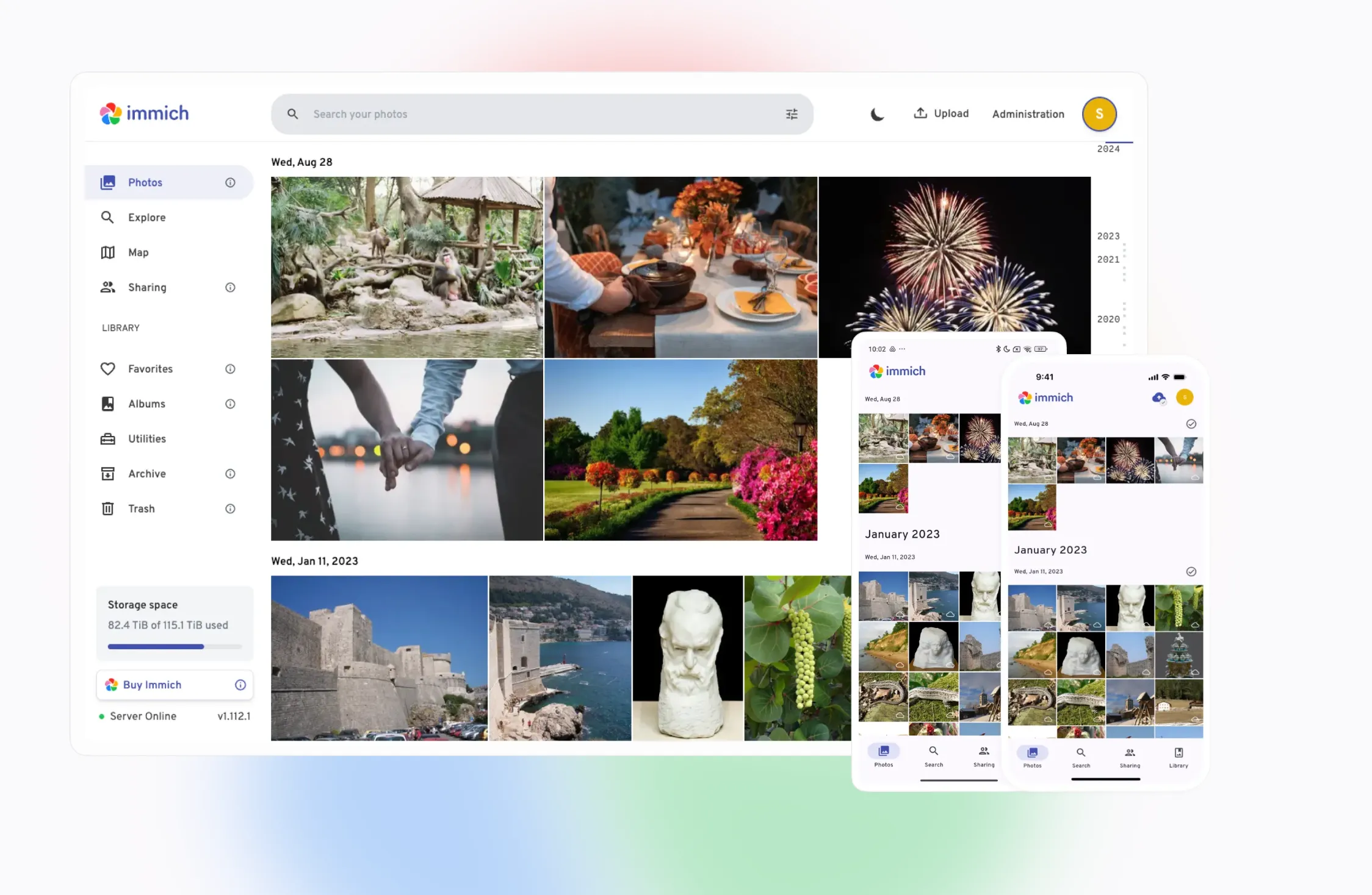 Giao diện web/mobile của Immich cho phép backup và tìm kiếm ảnh bằng AI, phù hợp để lưu screenshot và clip game.