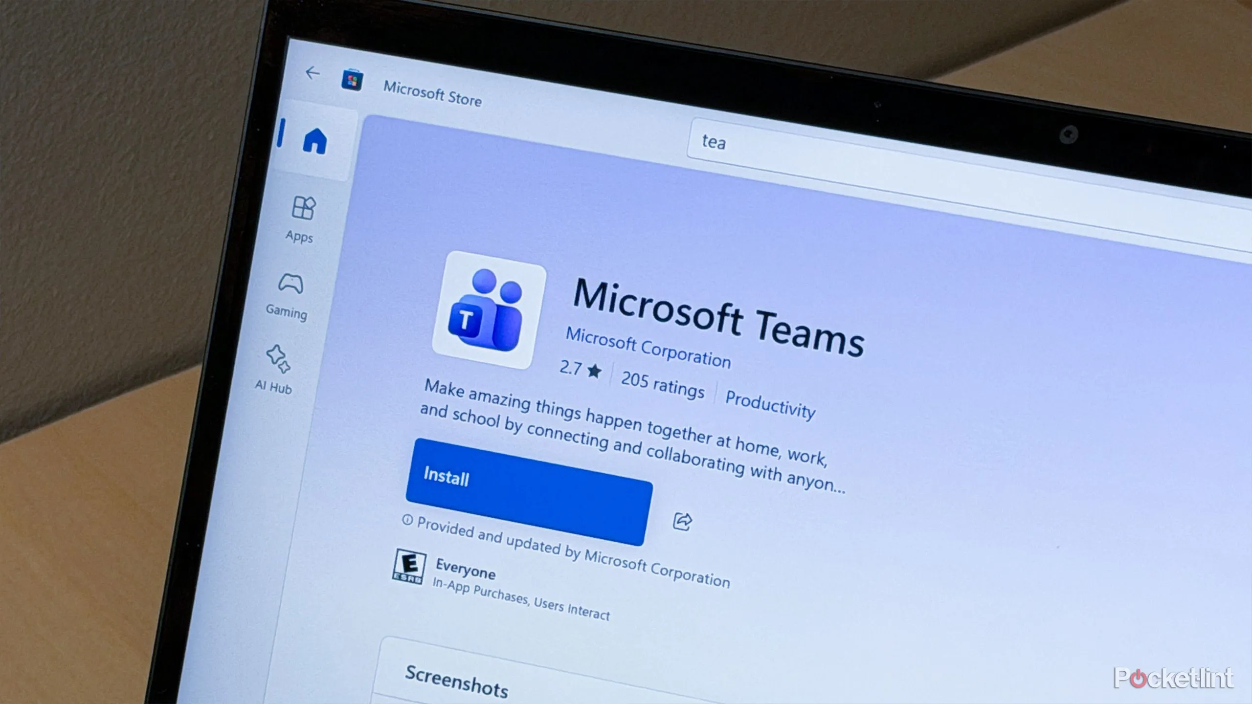 Microsoft Teams chạy trên laptop hiển thị tính năng vị trí làm việc trên desktop