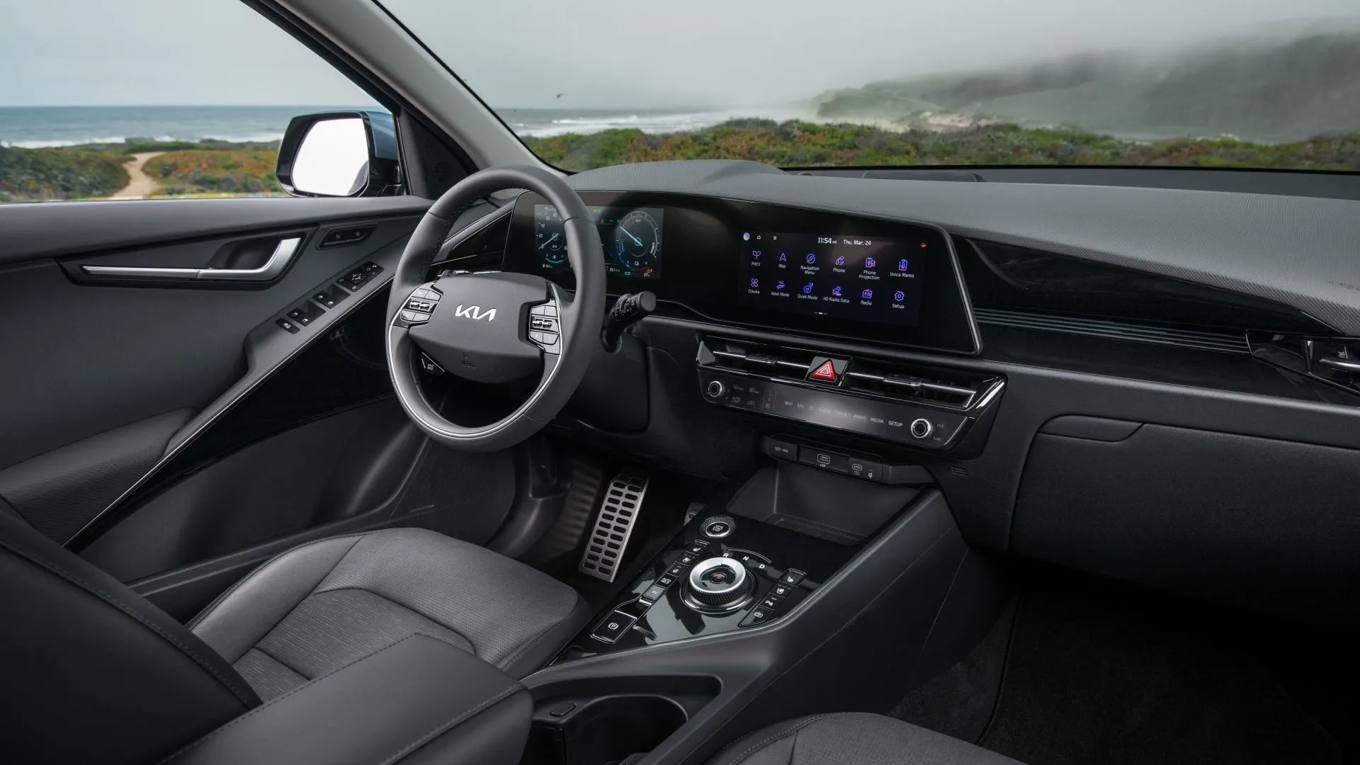 Nội thất Kia Niro 2025 bảng điều khiển, màn hình 10.3 inch, Apple CarPlay và Android Auto